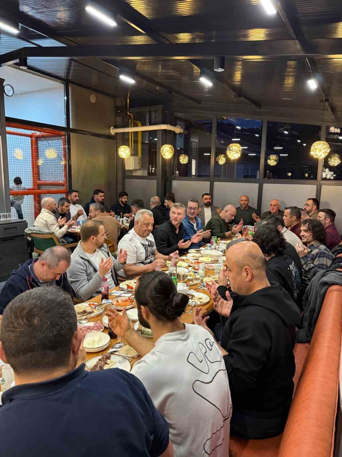Eskişehir Güreş İl Temsilciliği ailesi iftarda buluştu
