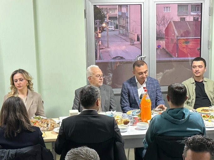 Eskişehir İl Sağlık Müdürü Bildirici, Beylikova’da sağlık çalışanlarıyla iftarda buluştu
