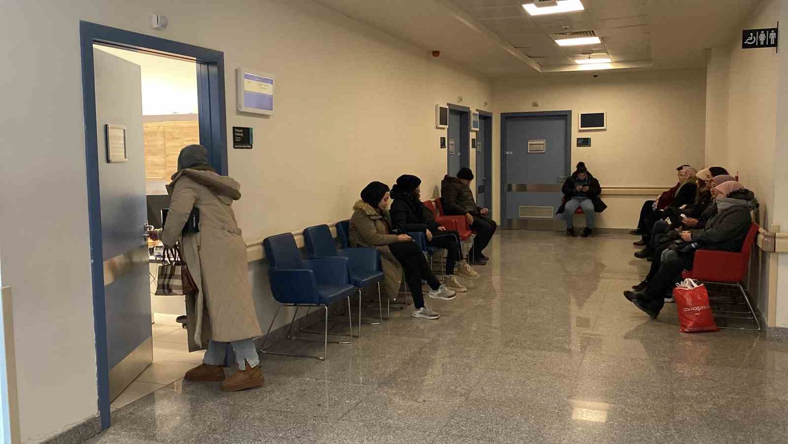 Eskişehir Şehir Hastanesi Davranışsal Bağımlılıklar Polikliniği hizmete başladı
Eskişehir Şehir Hastanesi Davranışsal Bağımlılıklar Polikliniği hizmete başladı