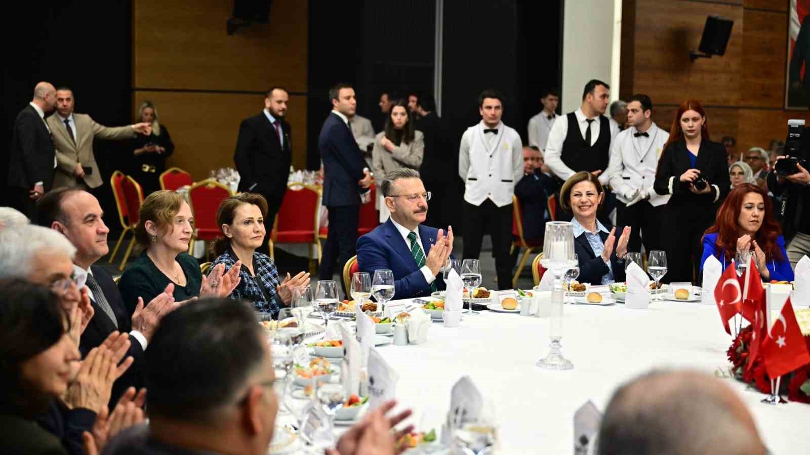 Eskişehir Valisi Aksoy: "Kapım Eskişehirlilere her zaman açık"
