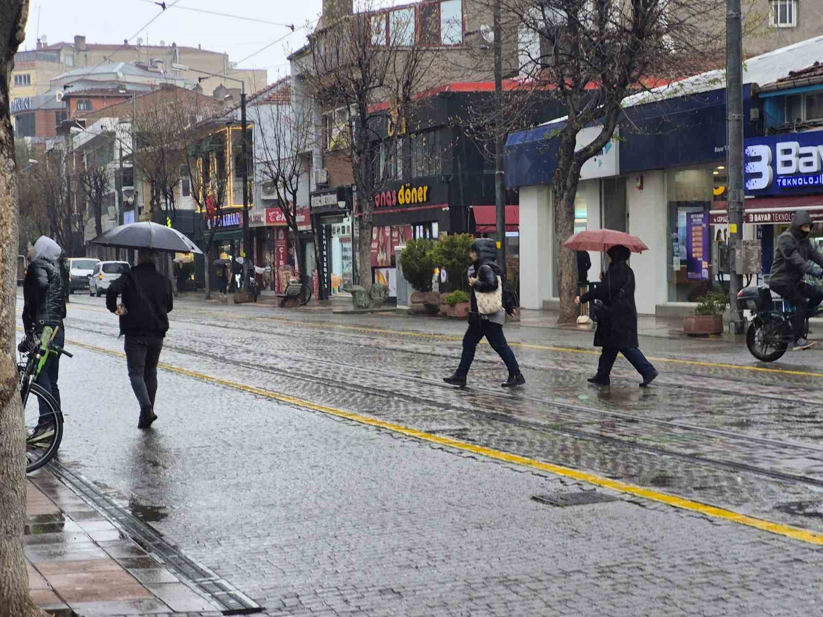 Eskişehir yağmur bereketi altında
