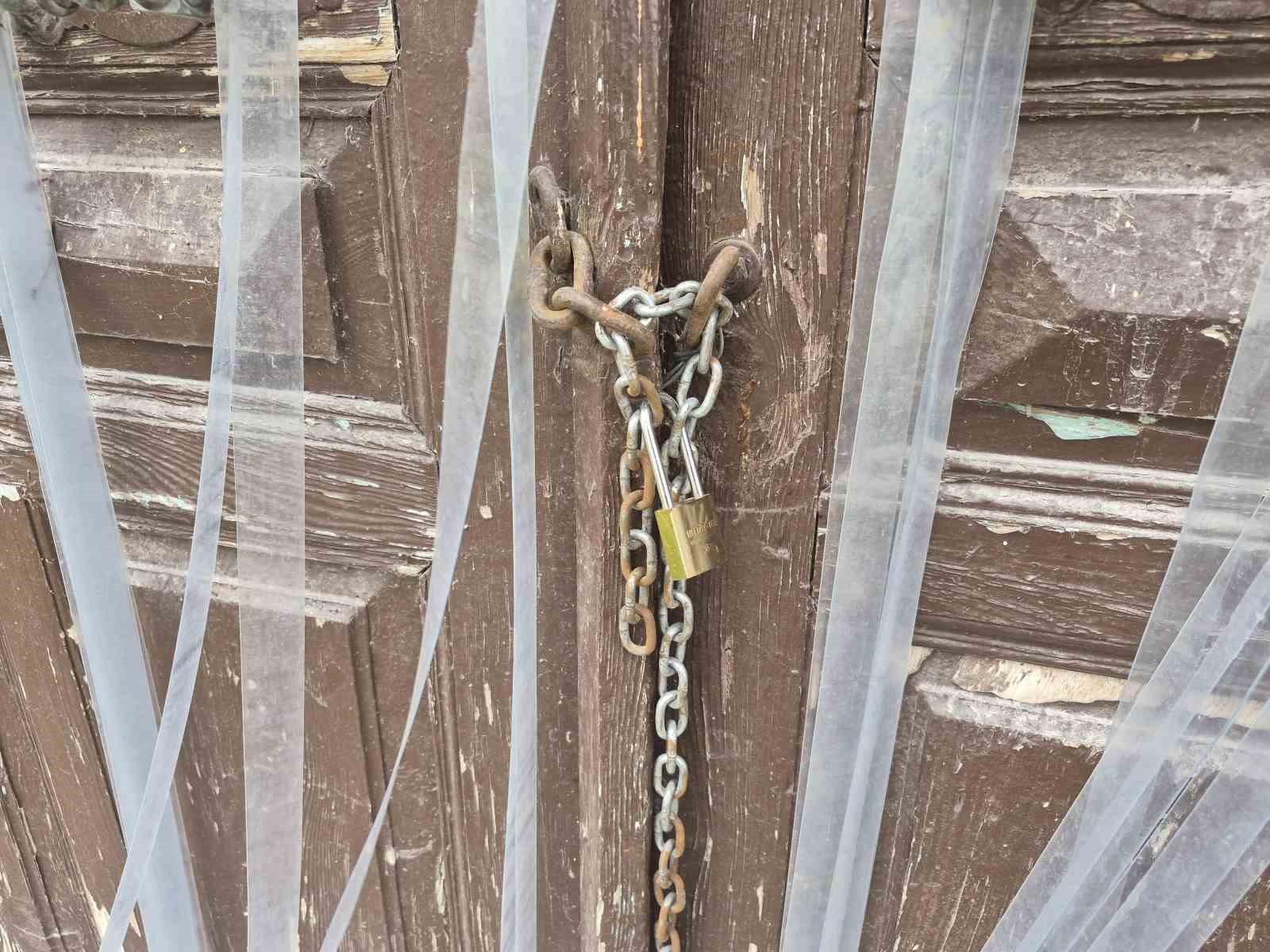 Eskişehir’de 129 yıllık tarihi cami bakımsızlıktan bu hale geldi

