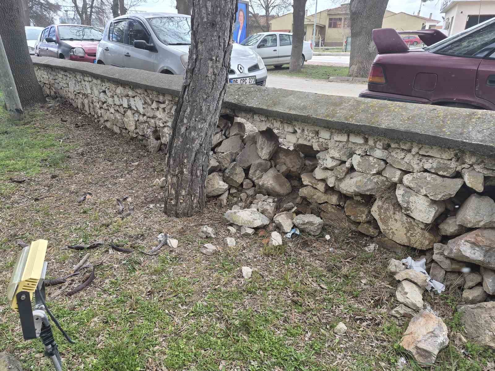 Eskişehir’de 129 yıllık tarihi cami bakımsızlıktan bu hale geldi
