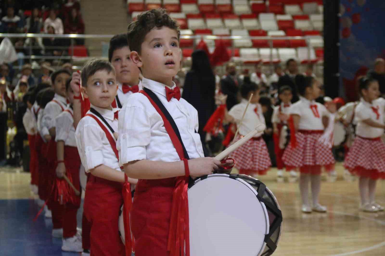 Eskişehir’de 23 Nisan coşkusu Şehit Anıl Gül Spor Salonu’nda yaşandı
