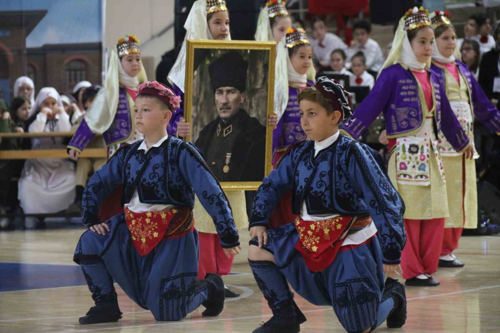 Eskişehir’de 23 Nisan coşkusu Şehit Anıl Gül Spor Salonu’nda yaşandı
