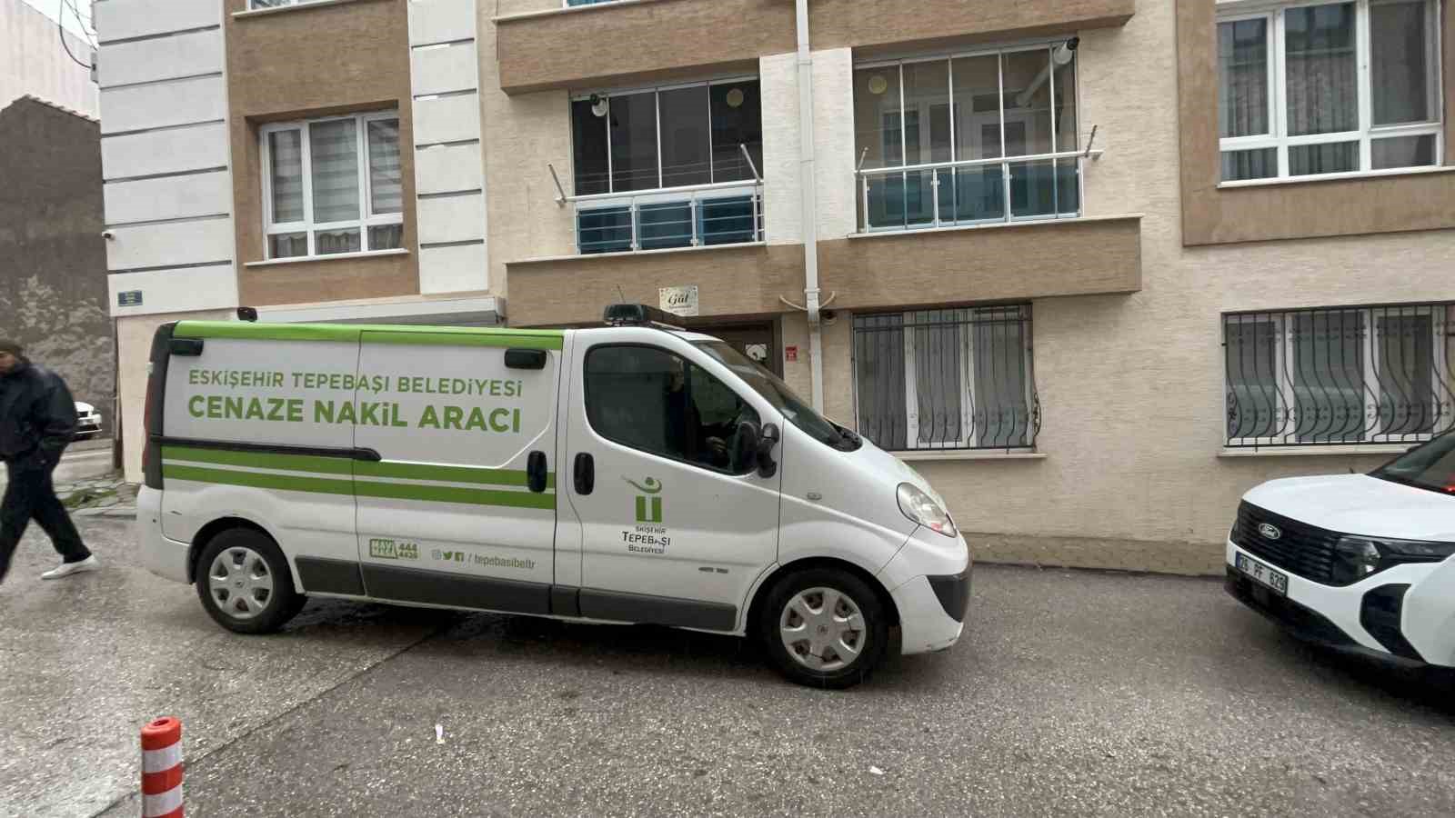 Eskişehir’de 27 yaşındaki gencin şüpheli ölümü araştırılıyor
