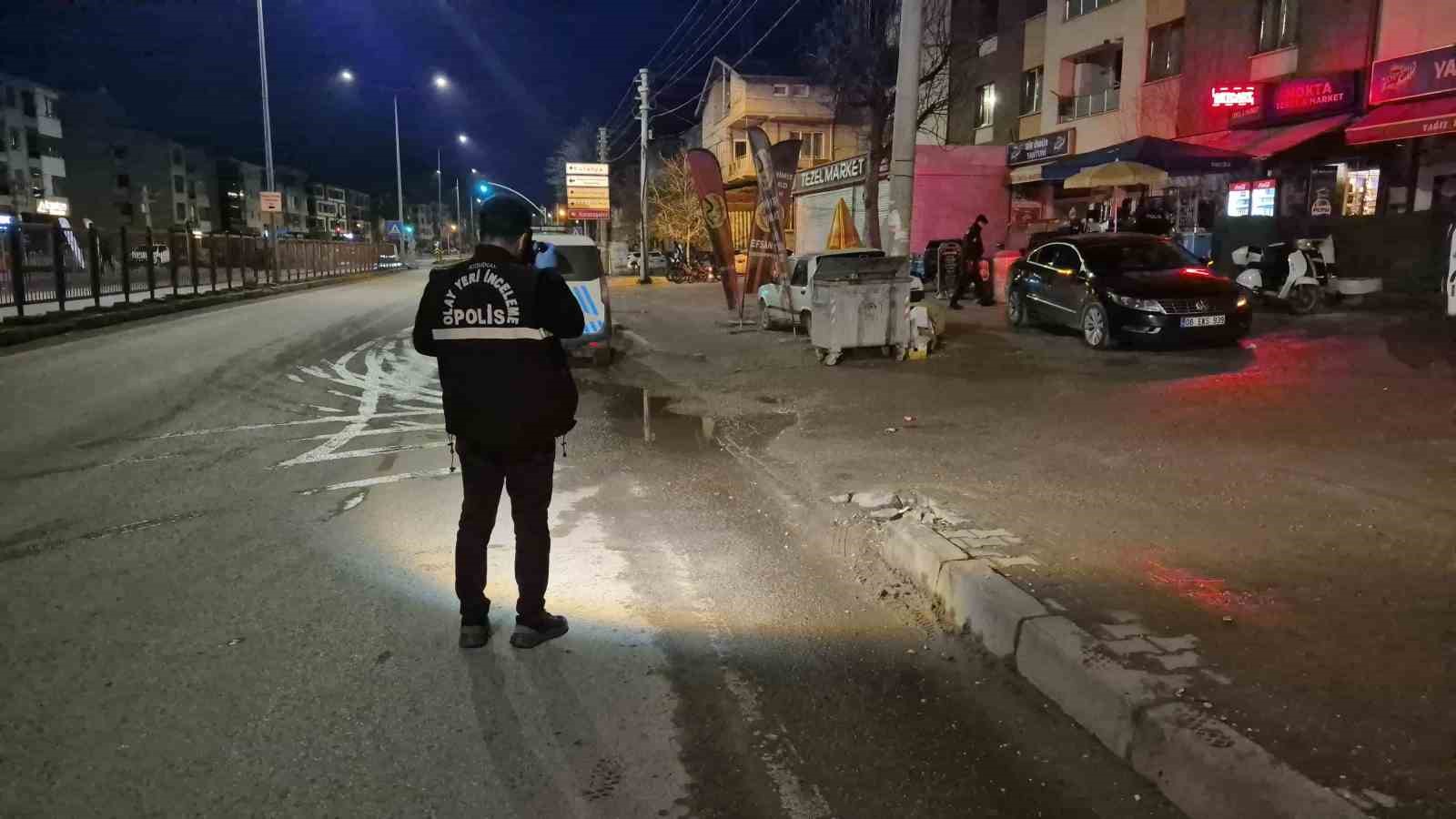 Eskişehir’de alacak verecek kavgası kanlı bitti: 2 yaralı
