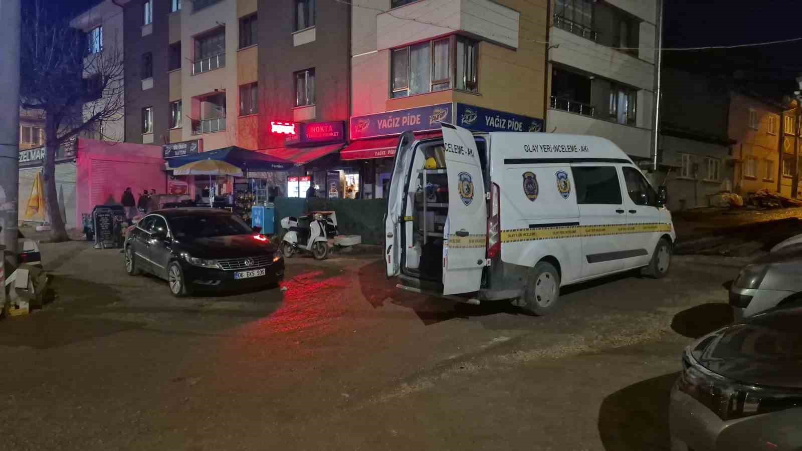 Eskişehir’de alacak verecek kavgası kanlı bitti: 2 yaralı
