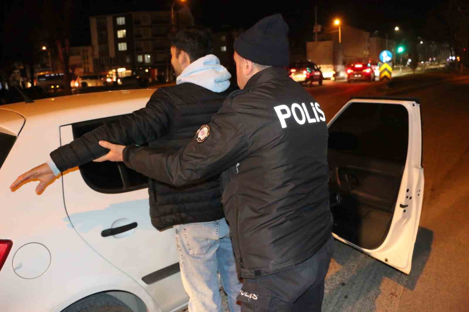 Eskişehir’de asayiş ve trafik uygulamaları sürüyor
