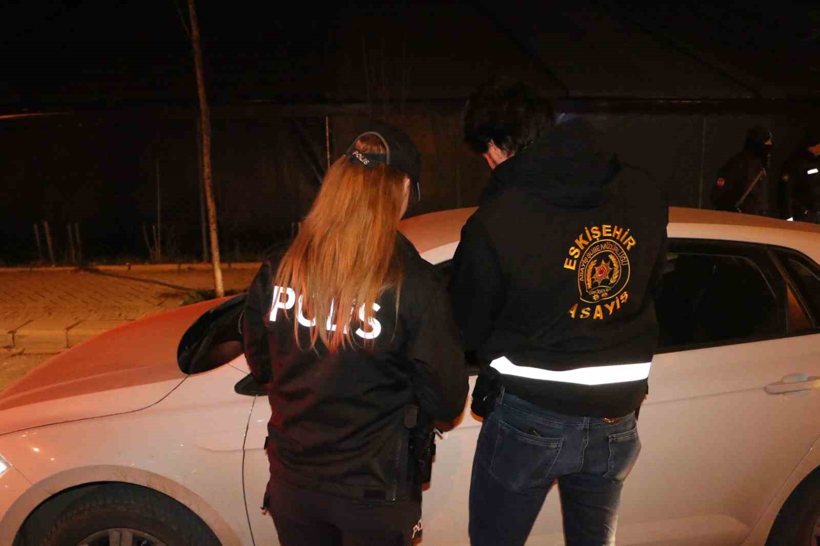 Eskişehir’de asayiş ve trafik uygulamaları sürüyor
