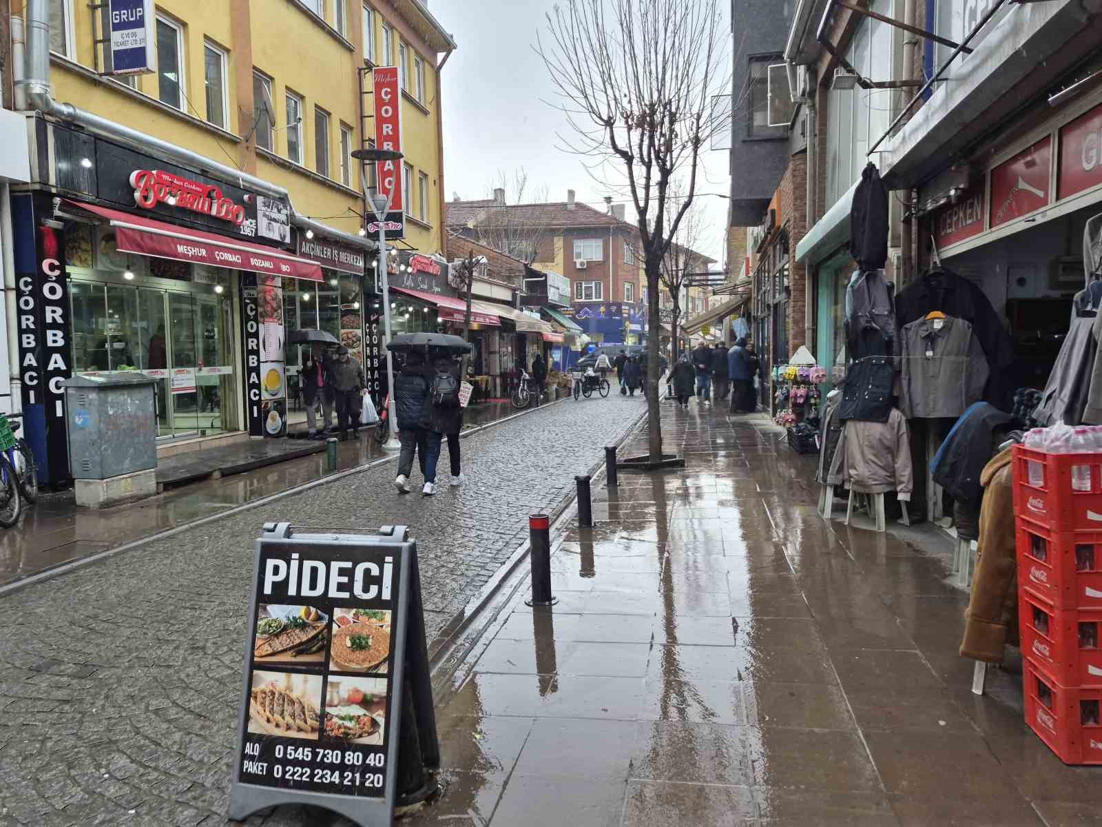 Eskişehir’de beklenen yağmur geldi
