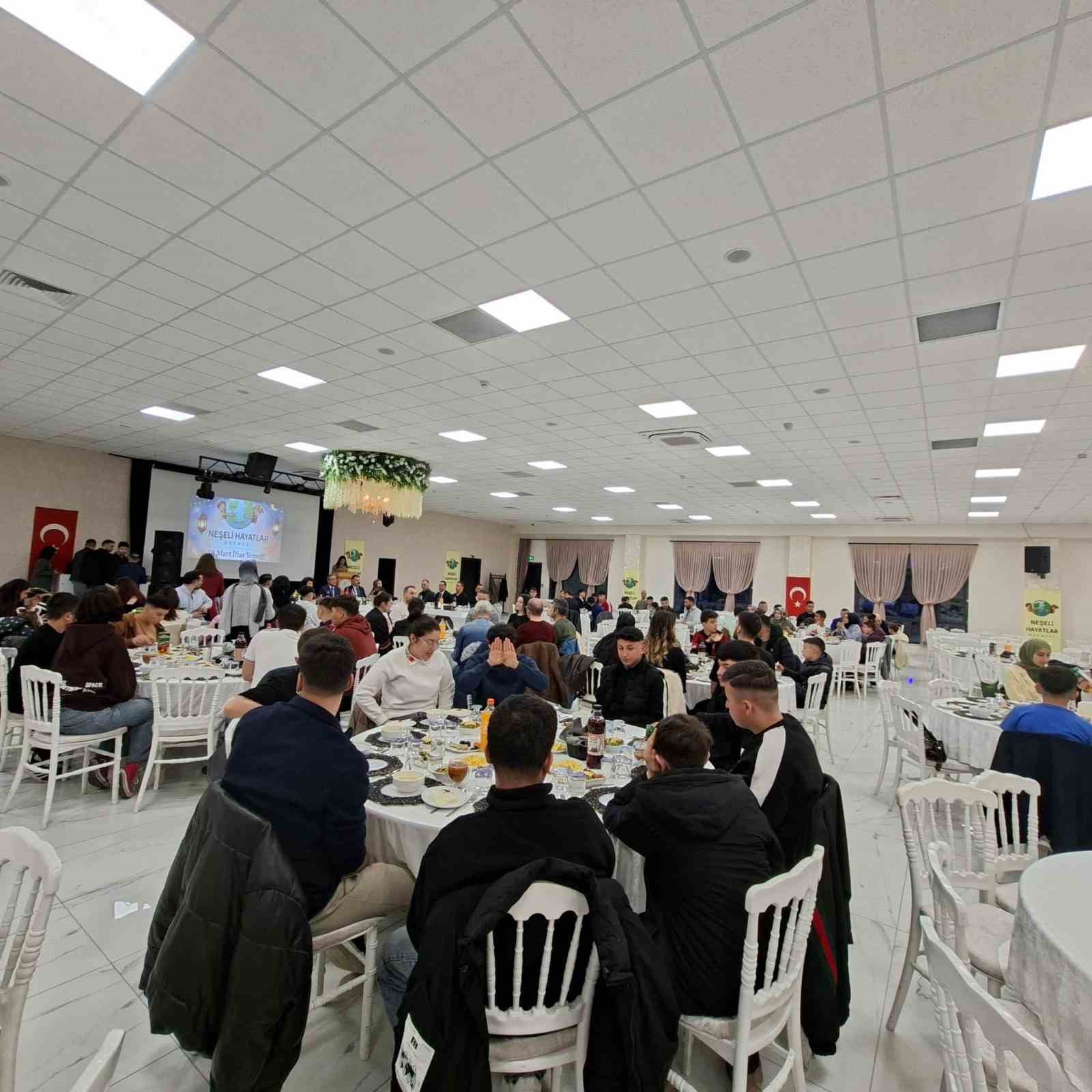 Eskişehir’de çocuk evleri sakinlerine gönül sofrası
