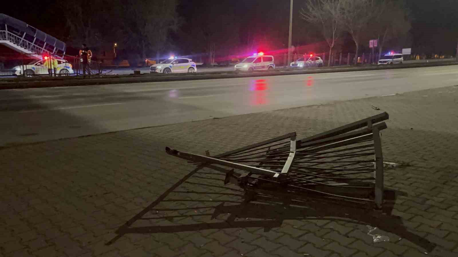 Eskişehir’de feci kaza: 1’i ağır 2 yaralı
