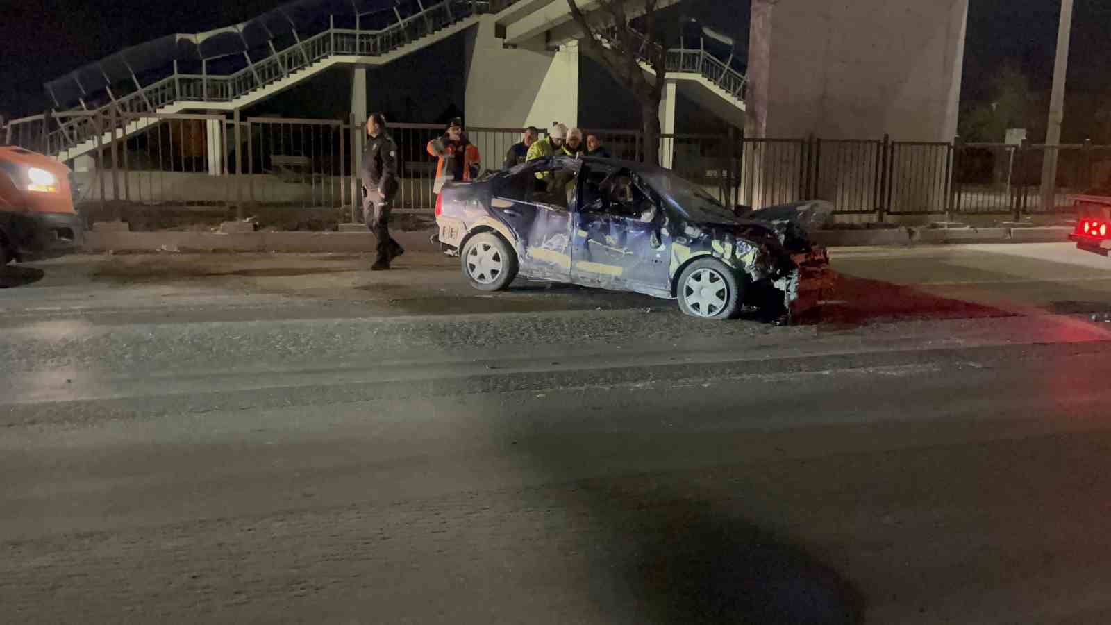 Eskişehir’de feci kaza: 1’i ağır 2 yaralı
