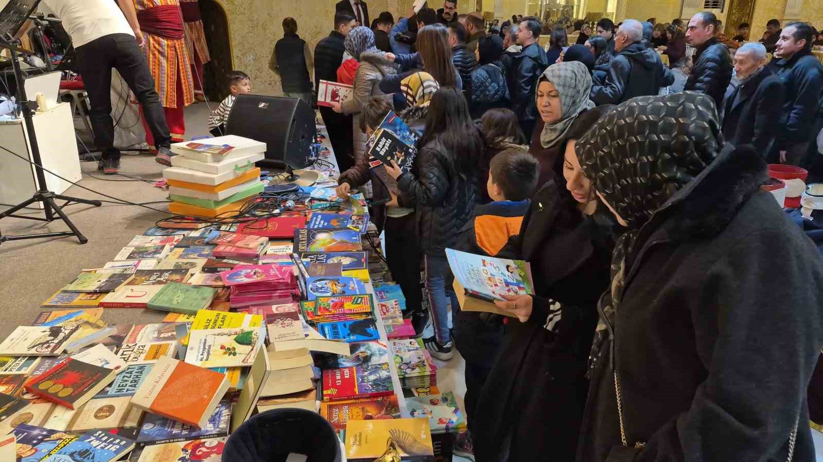 Eskişehir’de gaziler ve yaşlılar iftar programında bir araya geldi
Eskişehir’de gaziler ve yaşlılar iftar programında bir araya geldi