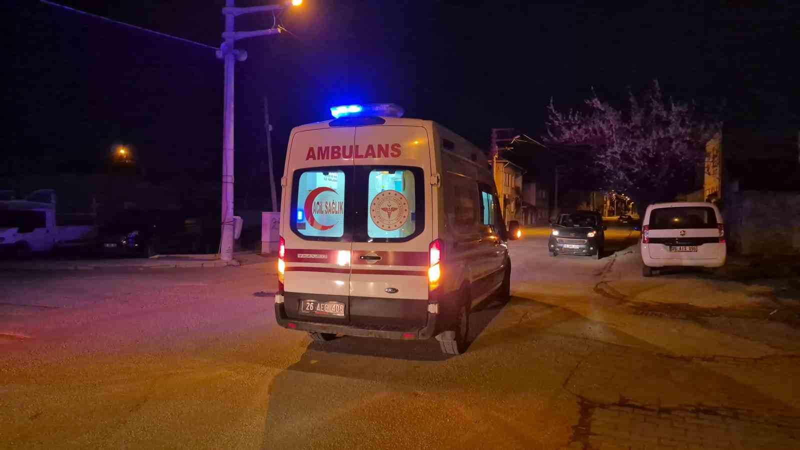 Eskişehir’de gece yangın paniği: 1’i bebek 3 yaralı
