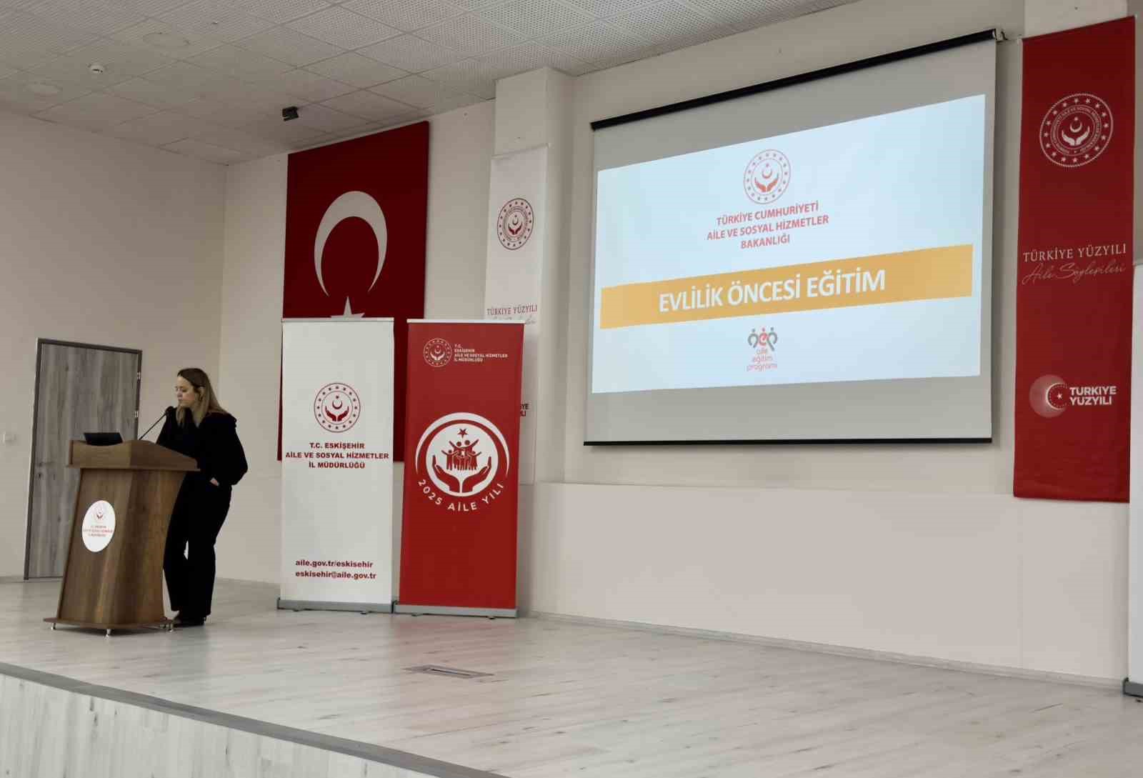 Eskişehir’de genç çiftlere "Evlilik Öncesi" eğitimi

