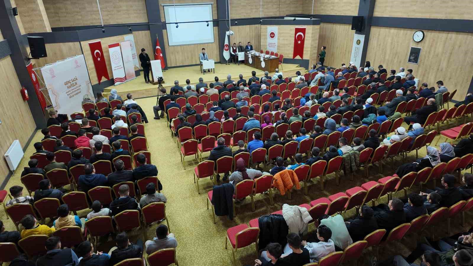 Eskişehir’de genç hafızlar bölge finali için yarıştı
