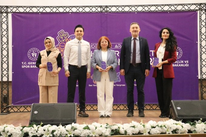 Eskişehir’de genç şairler il birinciliği için yarıştı
