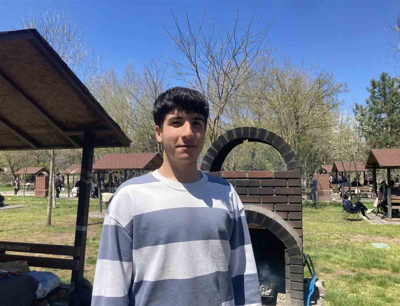 Eskişehir’de gençler doğa ve tarih gezisinin ardından mangalda buluştu
