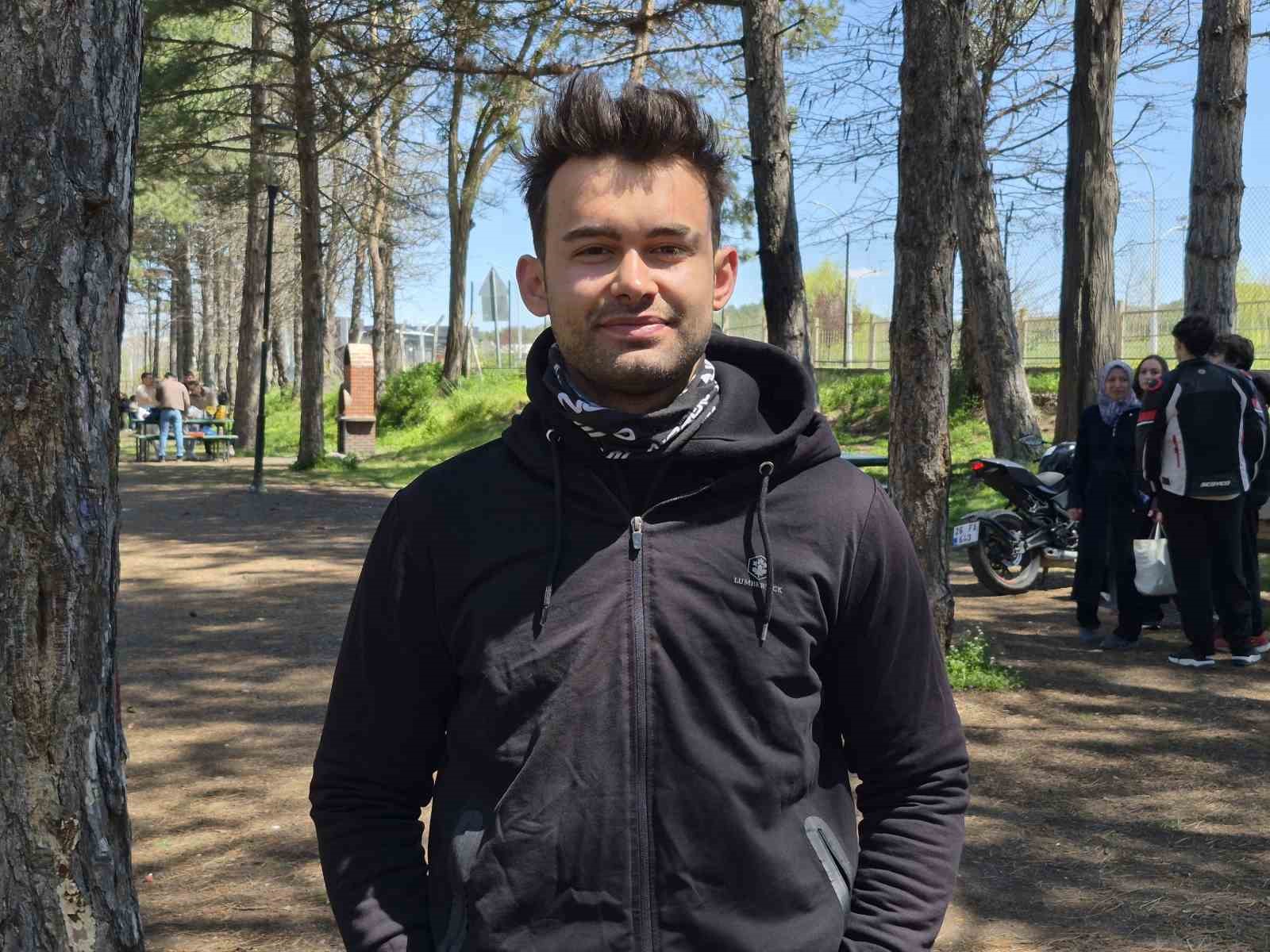 Eskişehir’de gençler doğa ve tarih gezisinin ardından mangalda buluştu
