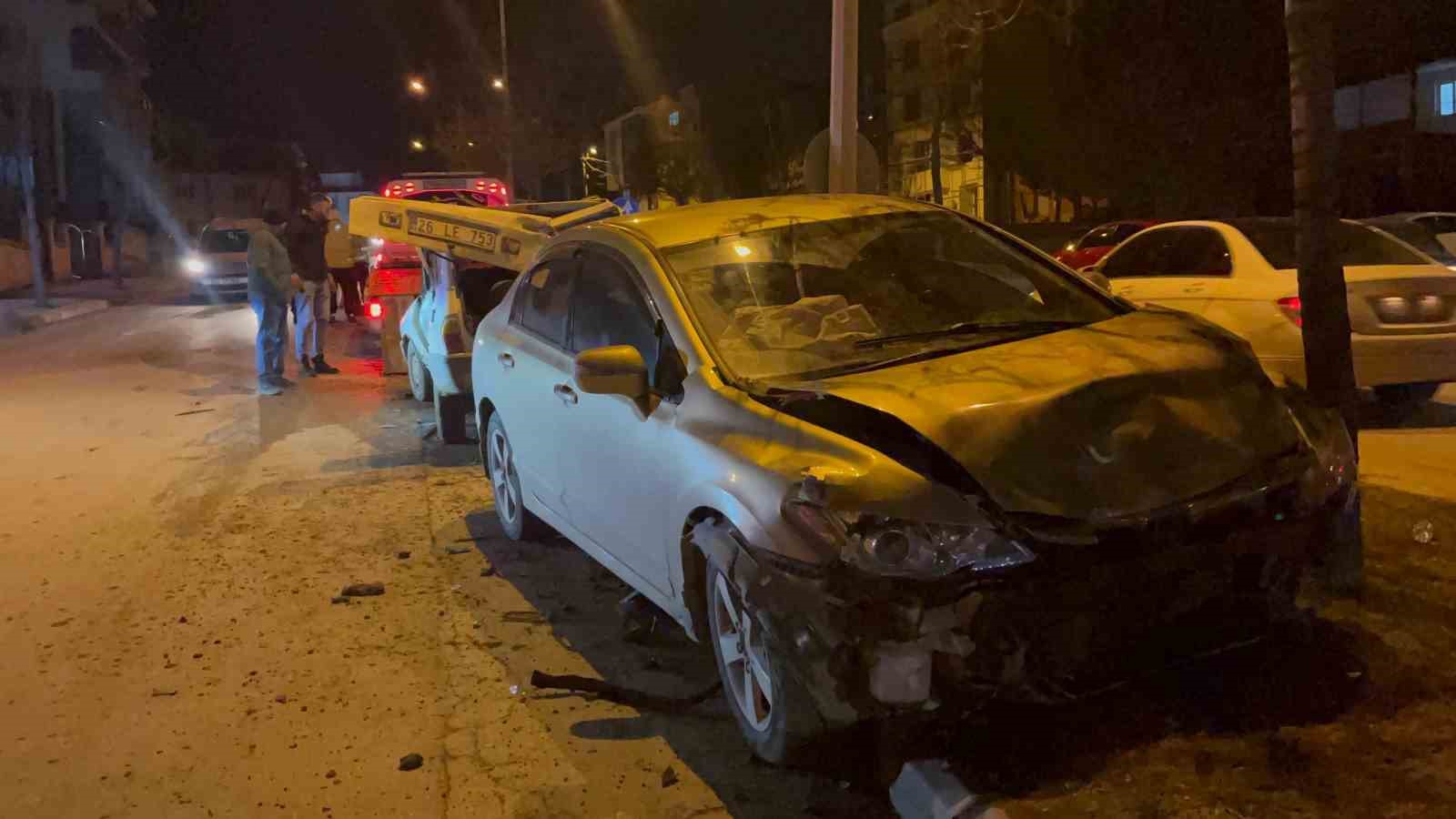 Eskişehir’de iki otomobil çarpıştı: 4 yaralı
