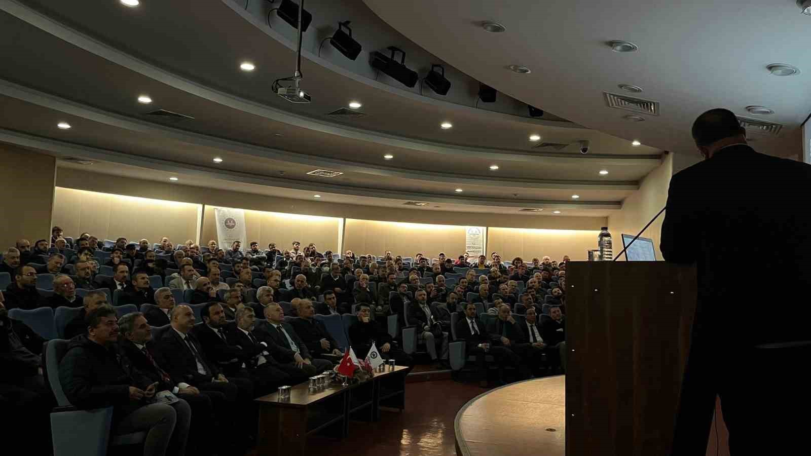 Eskişehir’de "Kayıp Coğrafya Doğu Türkistan" konferansı düzenlendi
