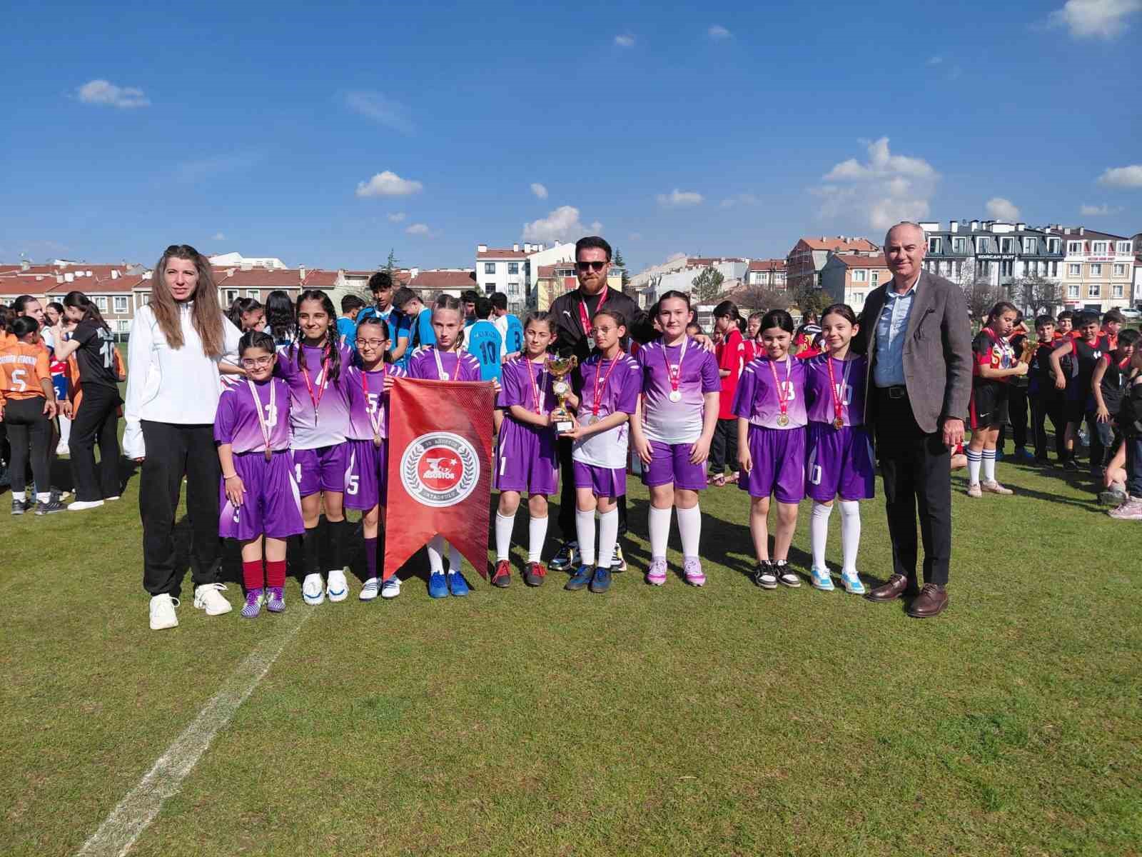 Eskişehir’de Okul Sporları Ragbi heyecanı sona erdi

