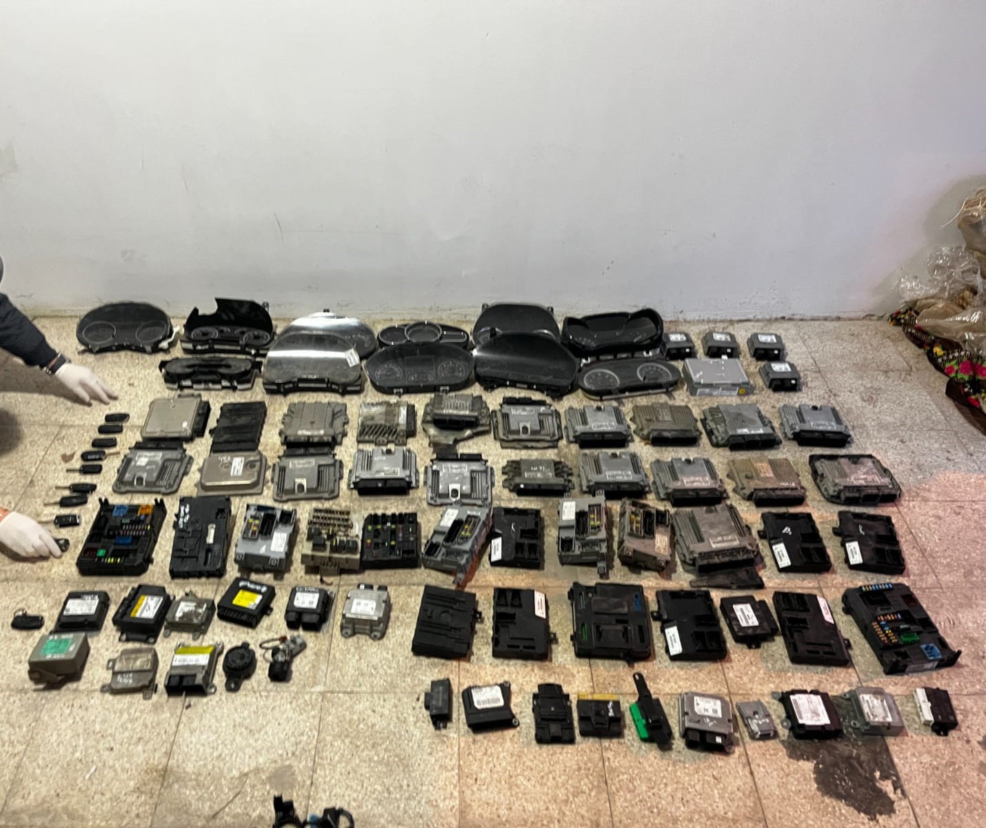 Eskişehir’de oto hırsızlığı çetesi çökertildi: 11 gözaltı
