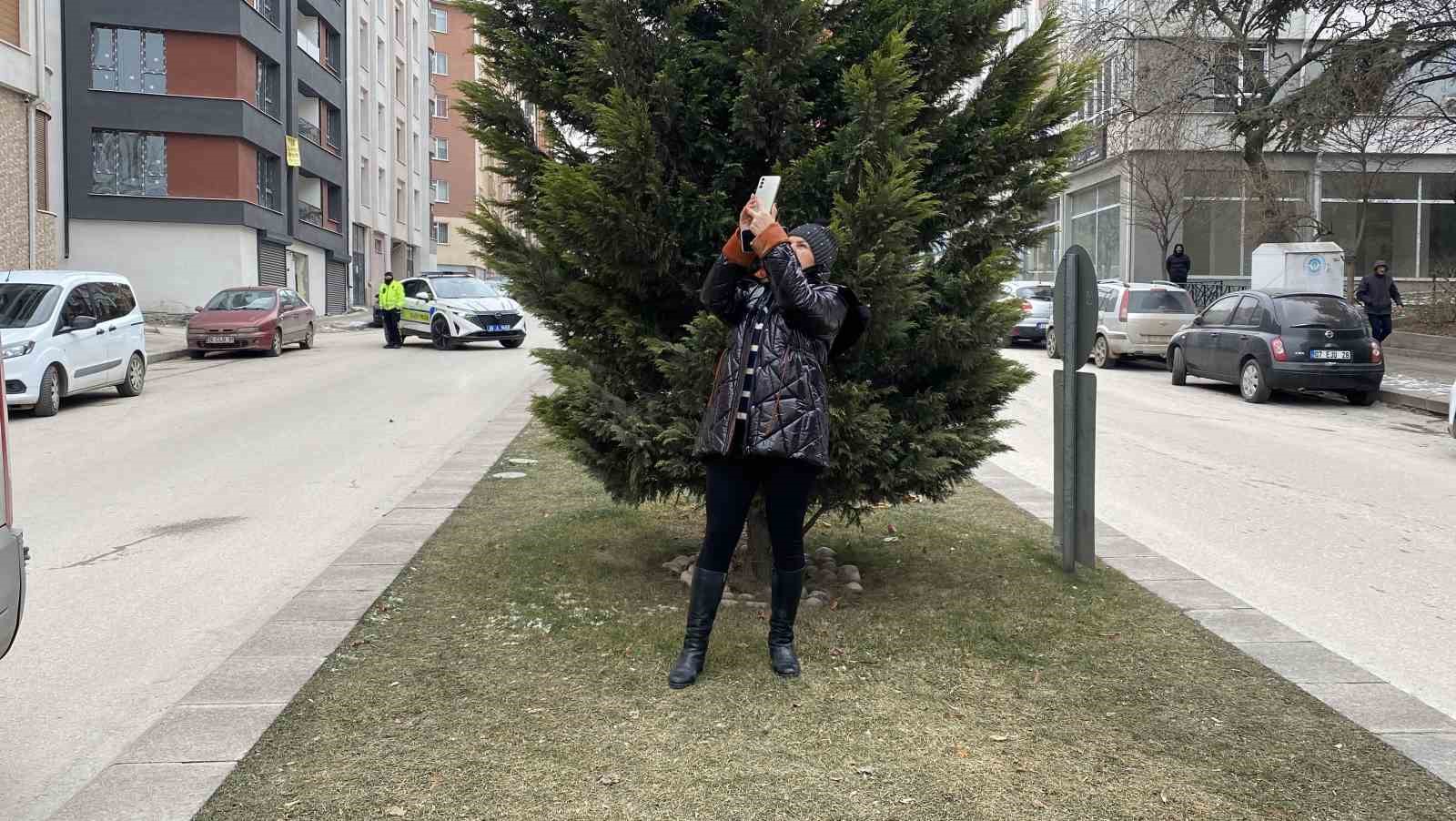 Eskişehir’de panik anları: İnşaatın 8’inci katından atlamaya çalıştı
