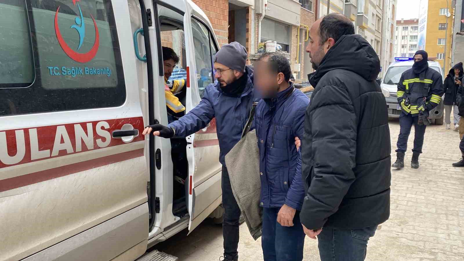 Eskişehir’de panik anları: İnşaatın 8’inci katından atlamaya çalıştı
