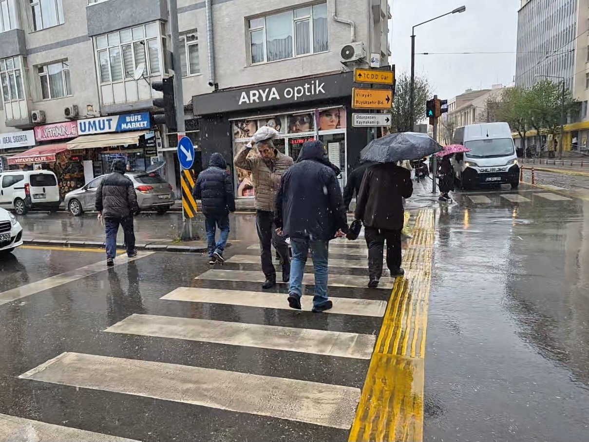 Eskişehir’de sağanak yağış etkili oldu
