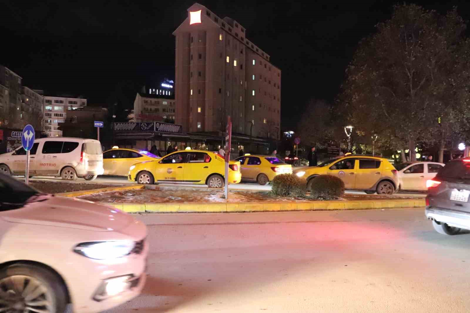 Eskişehir’de taksicilerin yılbaşı yoğunluğu
