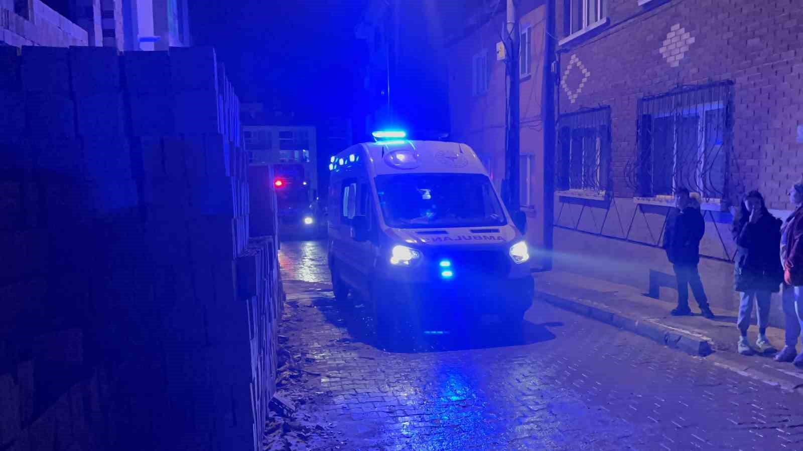 Eskişehir’de üçüncü kattan düşen şahıs ağır yaralandı
