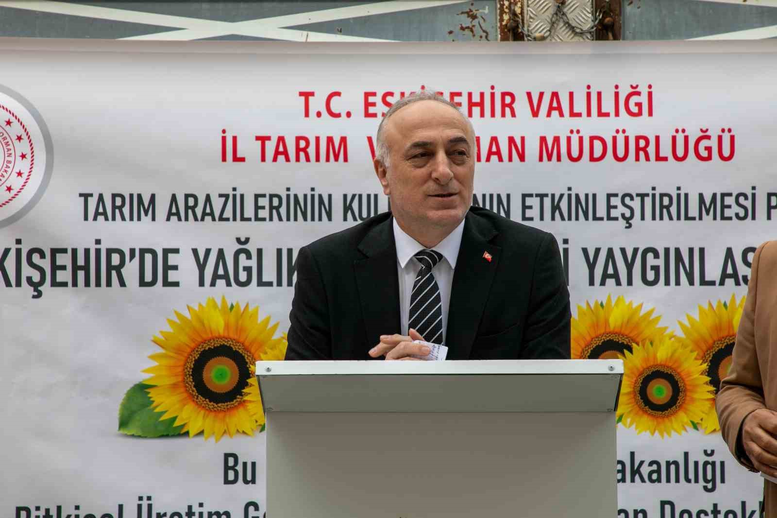 Eskişehir’de üreticilere hise destekli yağlık ayçiçeği tohumu
