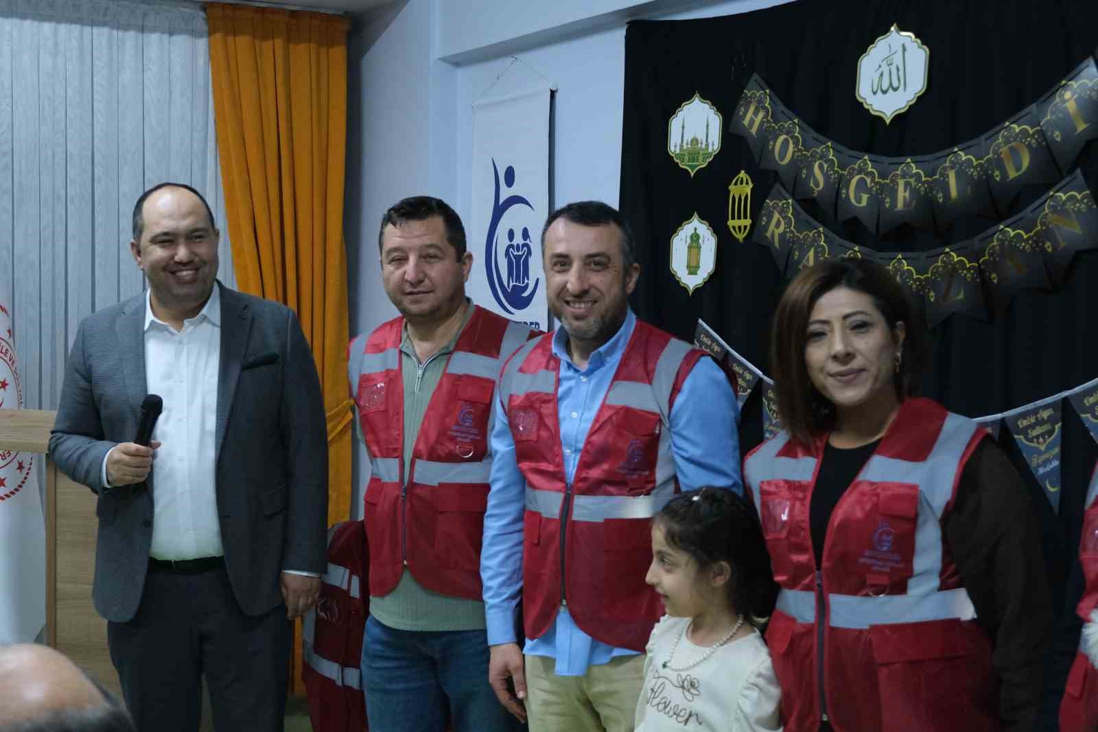 Eskişehir’de vefa sofrası: Devlet korumasında yetişen gençler iftarda buluştu
