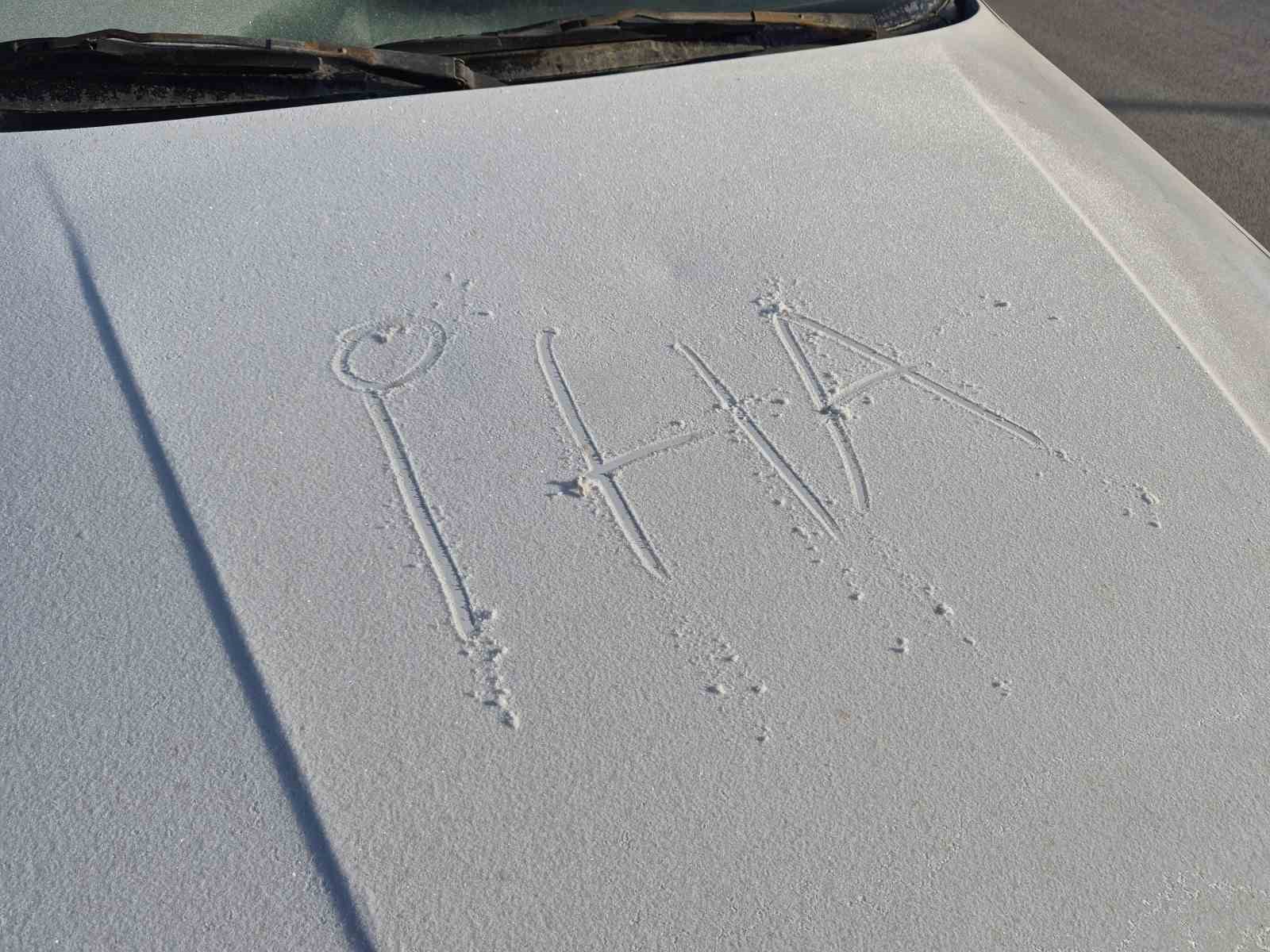 Eskişehir’deki soğuklar arabaları etkiledi
