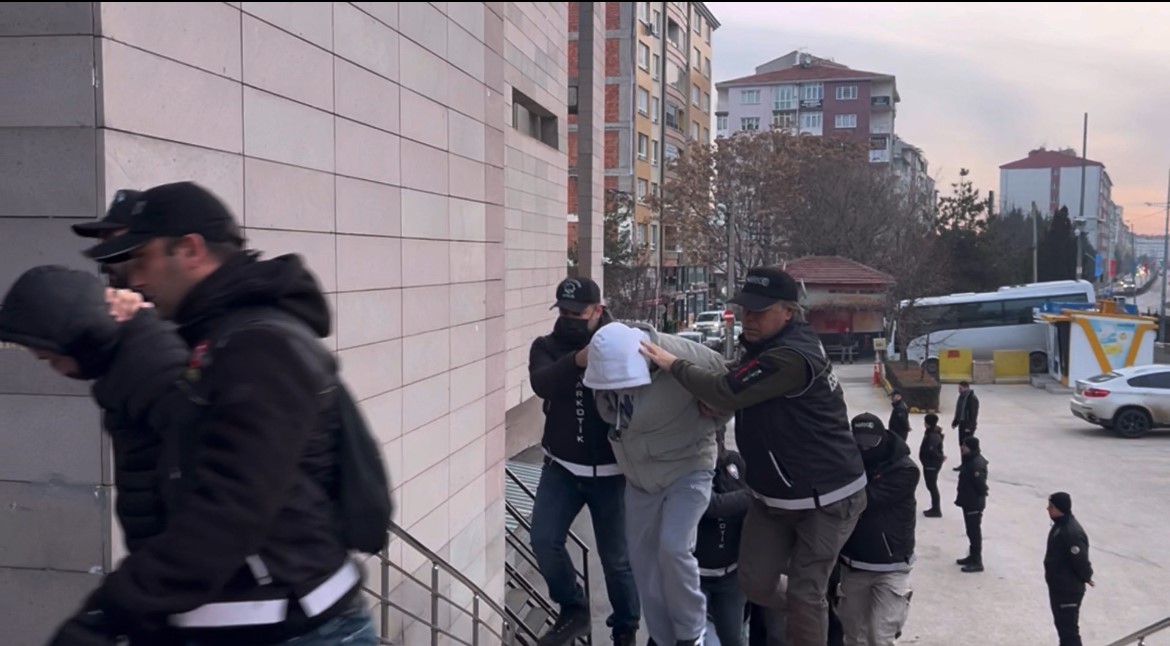 Eskişehir’deki uyuşturucu operasyonlarında 7 tutuklama
