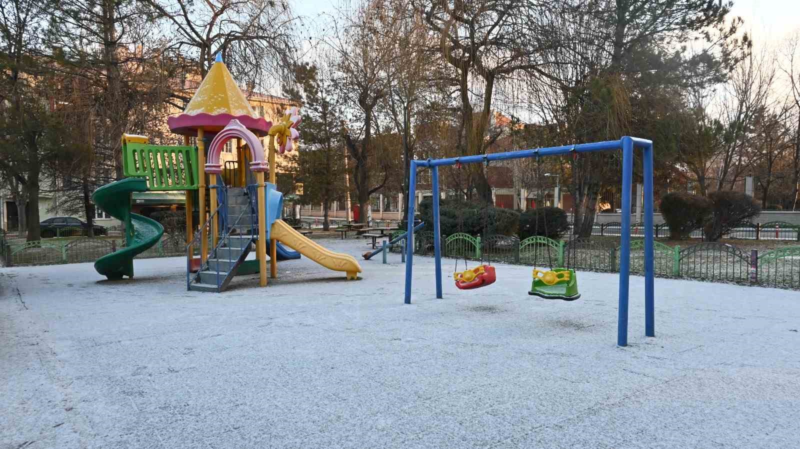 Eskişehir’in yüksek kesimleri eksi 5 dereceyi gördü
