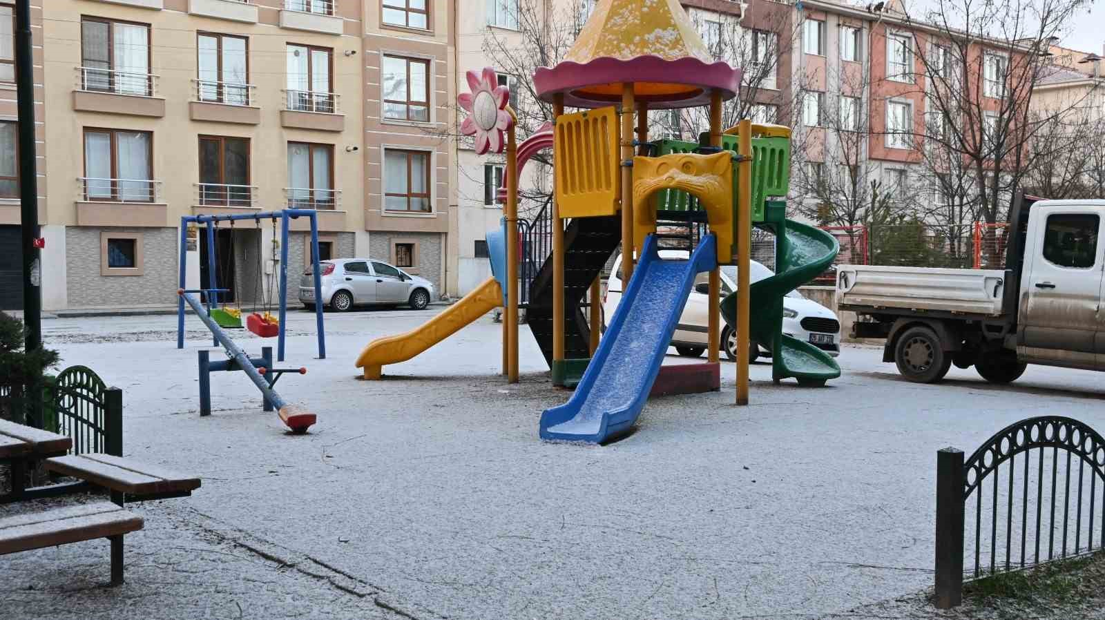 Eskişehir’in yüksek kesimleri eksi 5 dereceyi gördü
