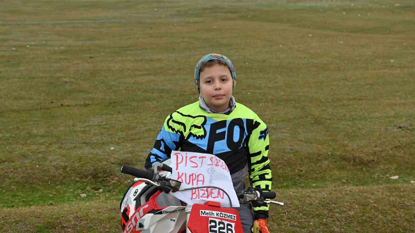 Eskişehirli motosikletçilerin pist talebi
