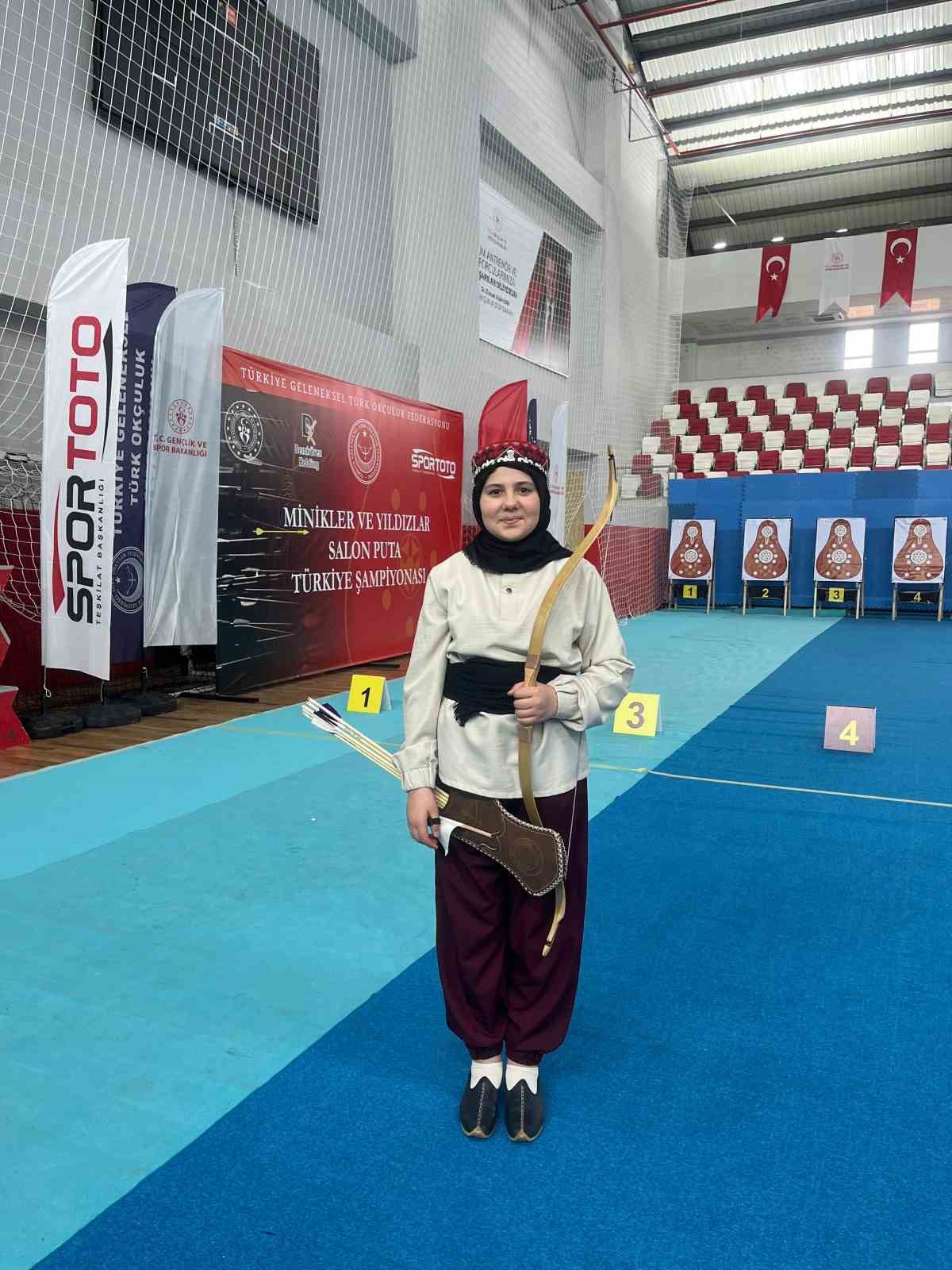 Eskişehirli okçular Türkiye Şampiyonası’ndan dereceyle döndü
