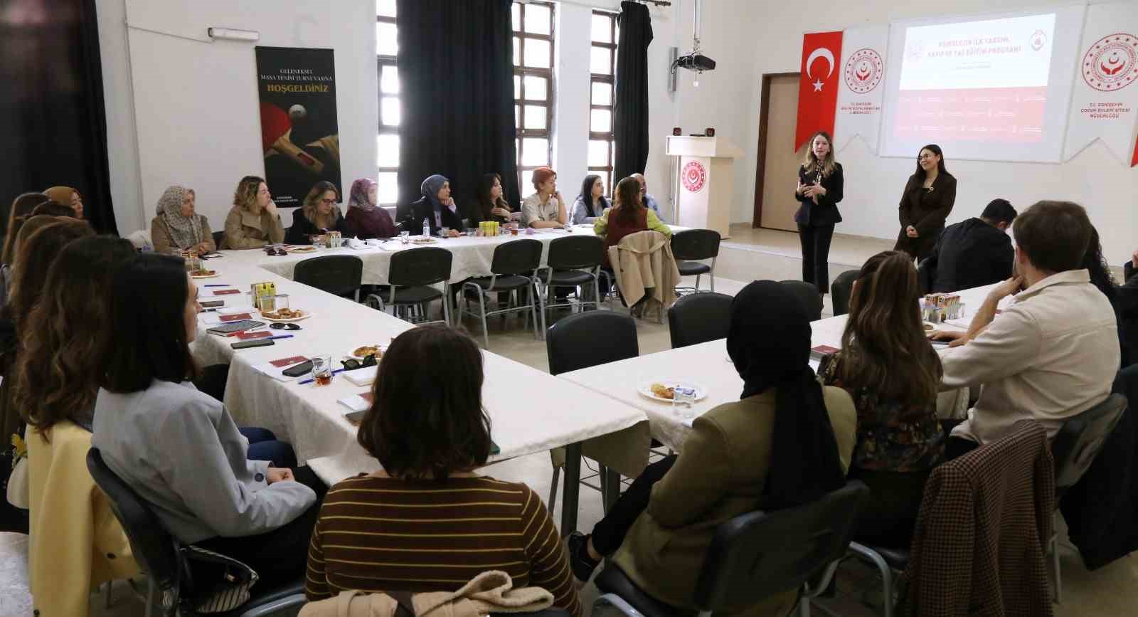 Eskişehirli uzmanlara "Psikolojik İlk Yardım ve Yas Süreci" eğitimi
