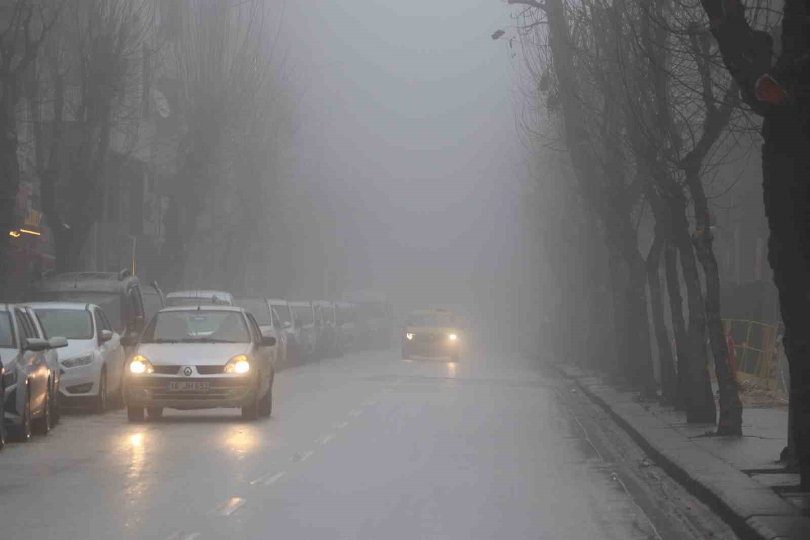 Eskişehirliler pazar sabahına sisle uyandı
