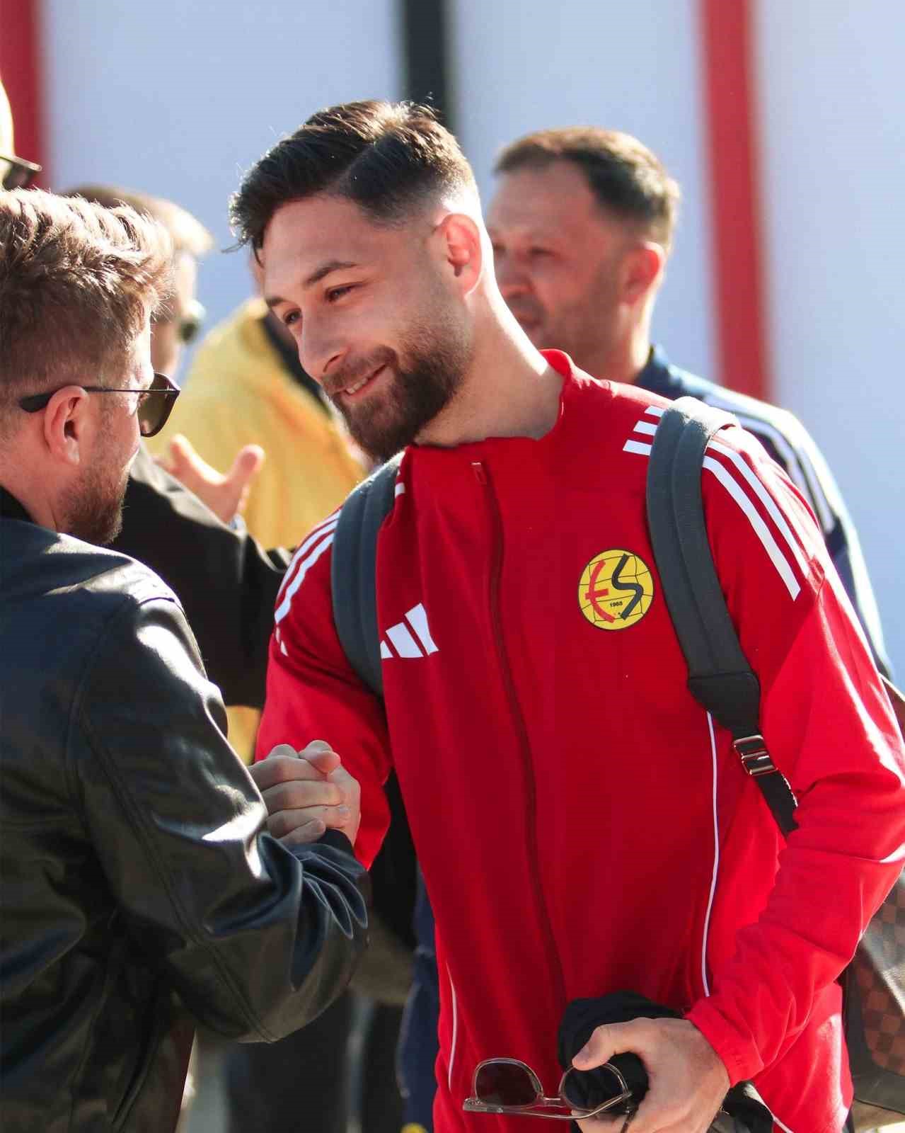 Eskişehirspor kafilesi Balıkesir yoluna çıktı
