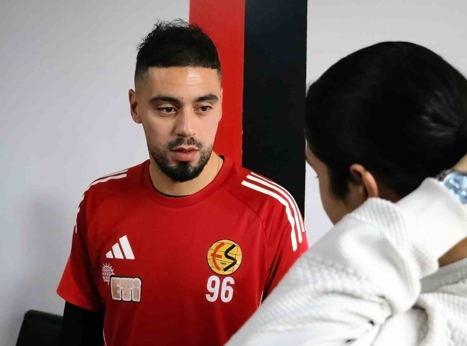 Eskişehirspor oyuncuları, koruma altındaki çocuklarla bir araya geldi
