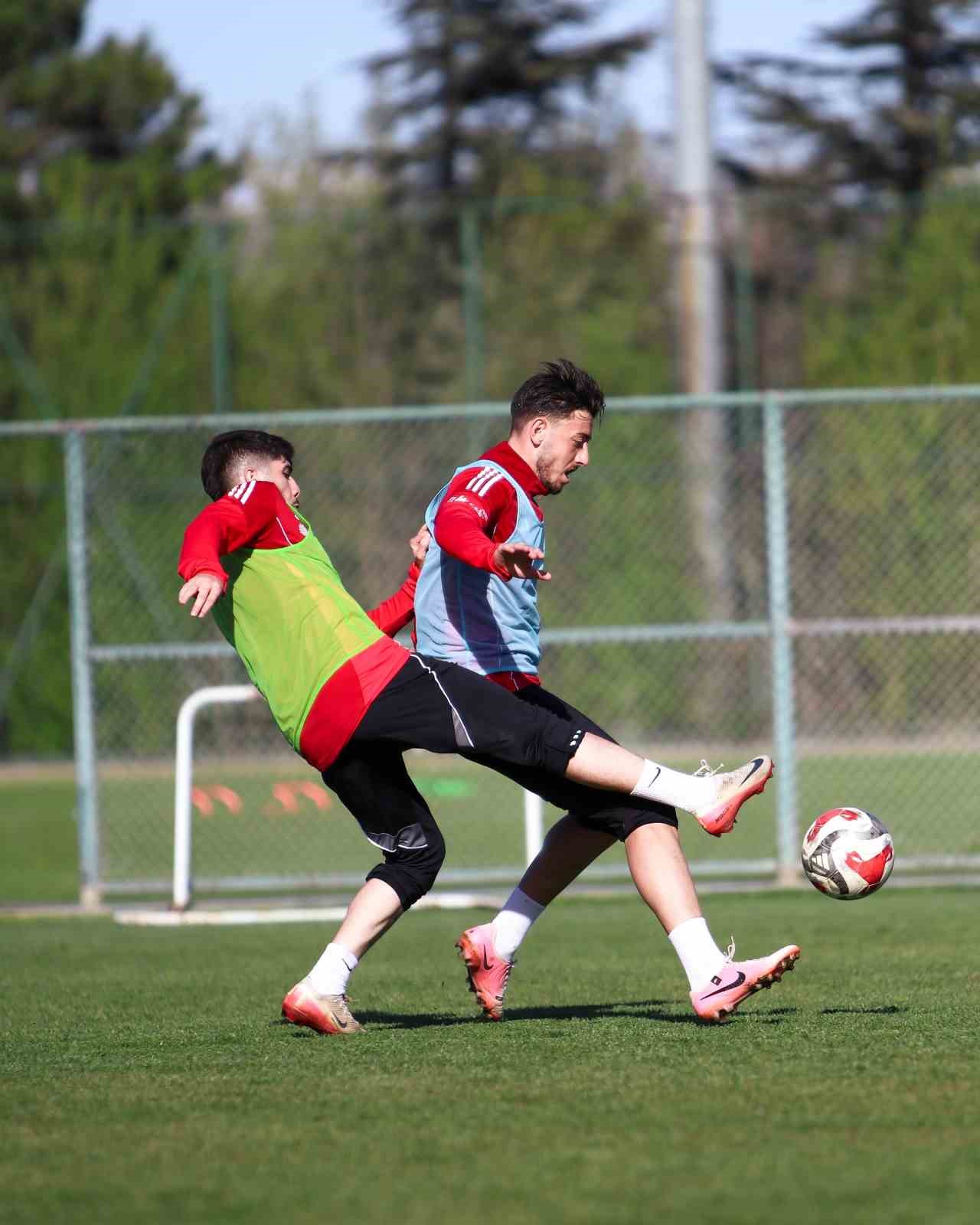 Eskişehirspor, play-off 1. turuna hazırlanıyor
