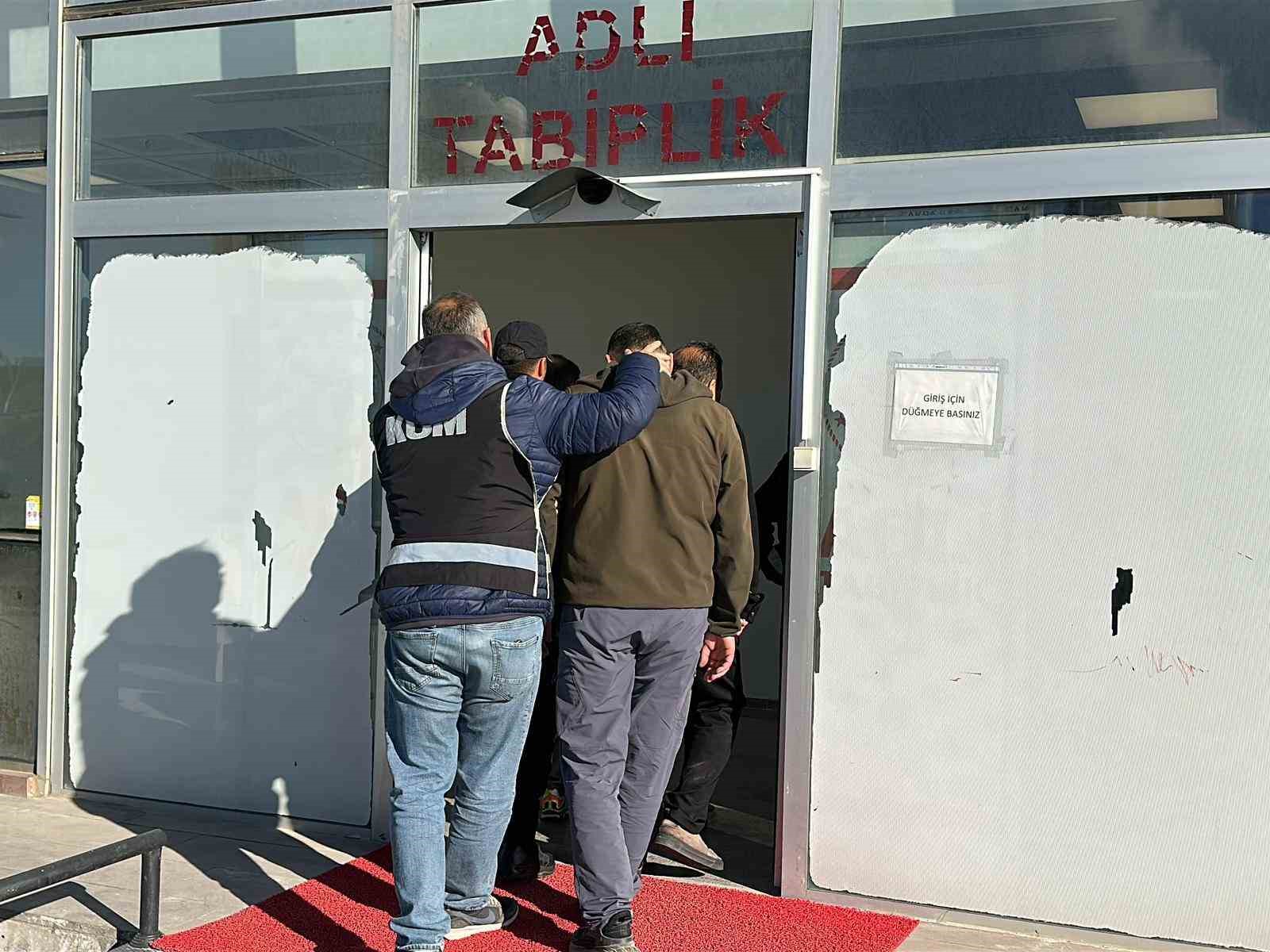 Eşme Belediye Başkanı Tozan ve 5 şüpheli adliyeye sevk edildi
