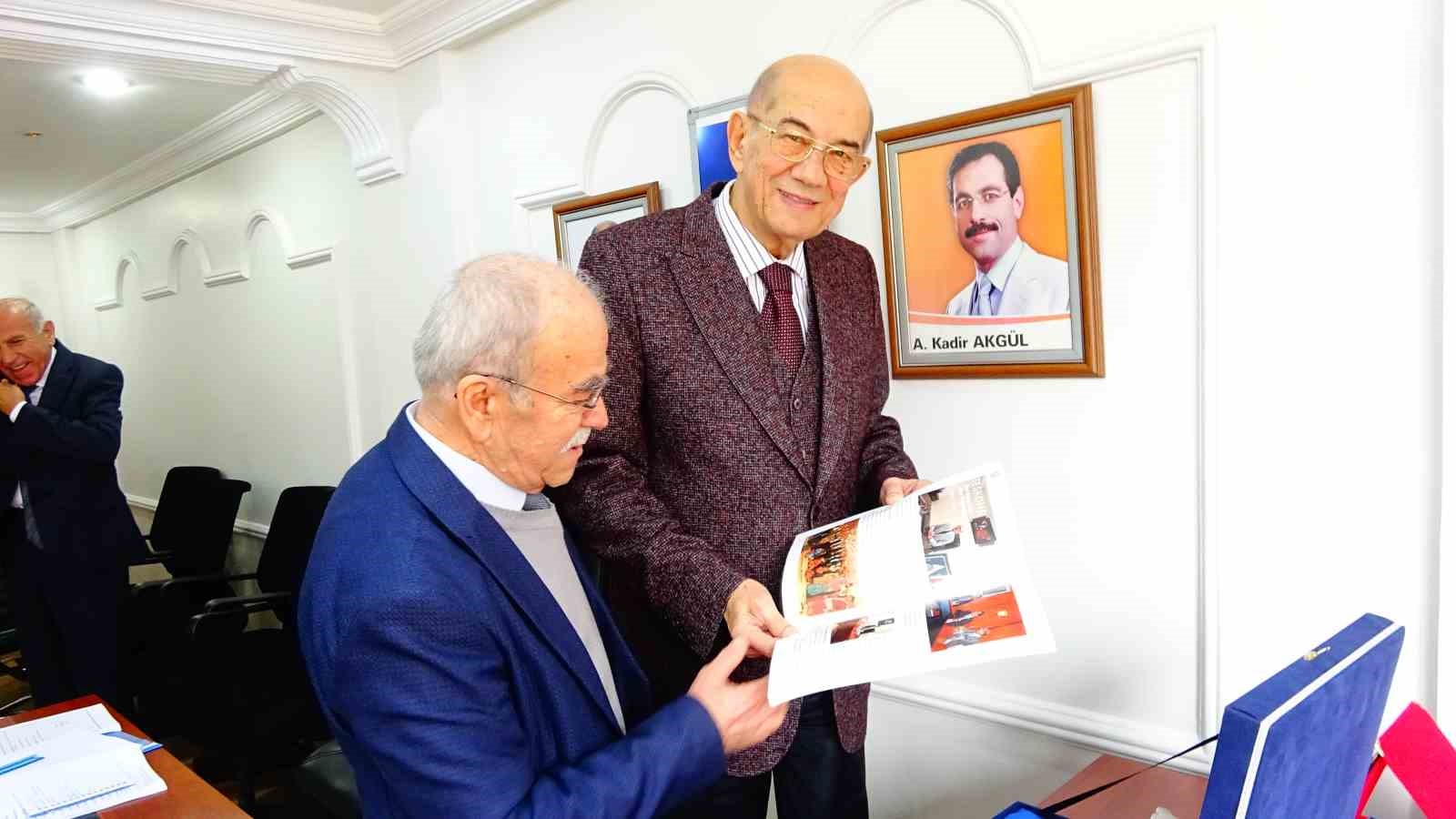 Esnafın kredi talepleri Tavşanlı’daki bölge toplantısında masaya yatırıldı
