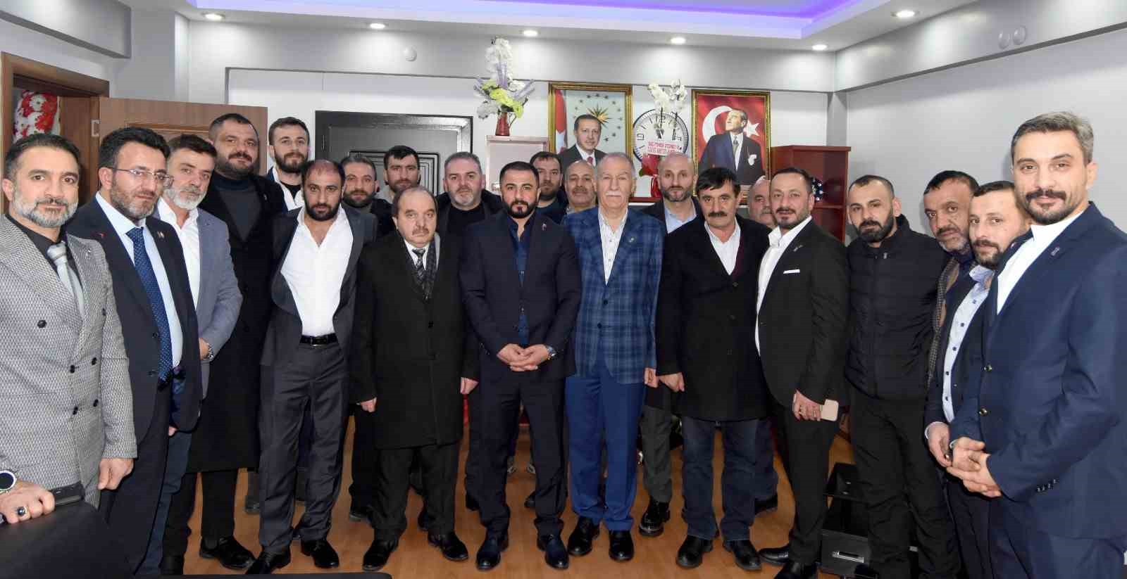 ESOB’dan Oto Tamir ve İmalatçıları Odası Başkanı Akdoğan’a tebrik ziyareti
ESOB’dan Oto Tamir ve İmalatçıları Odası Başkanı Akdoğan’a tebrik ziyareti